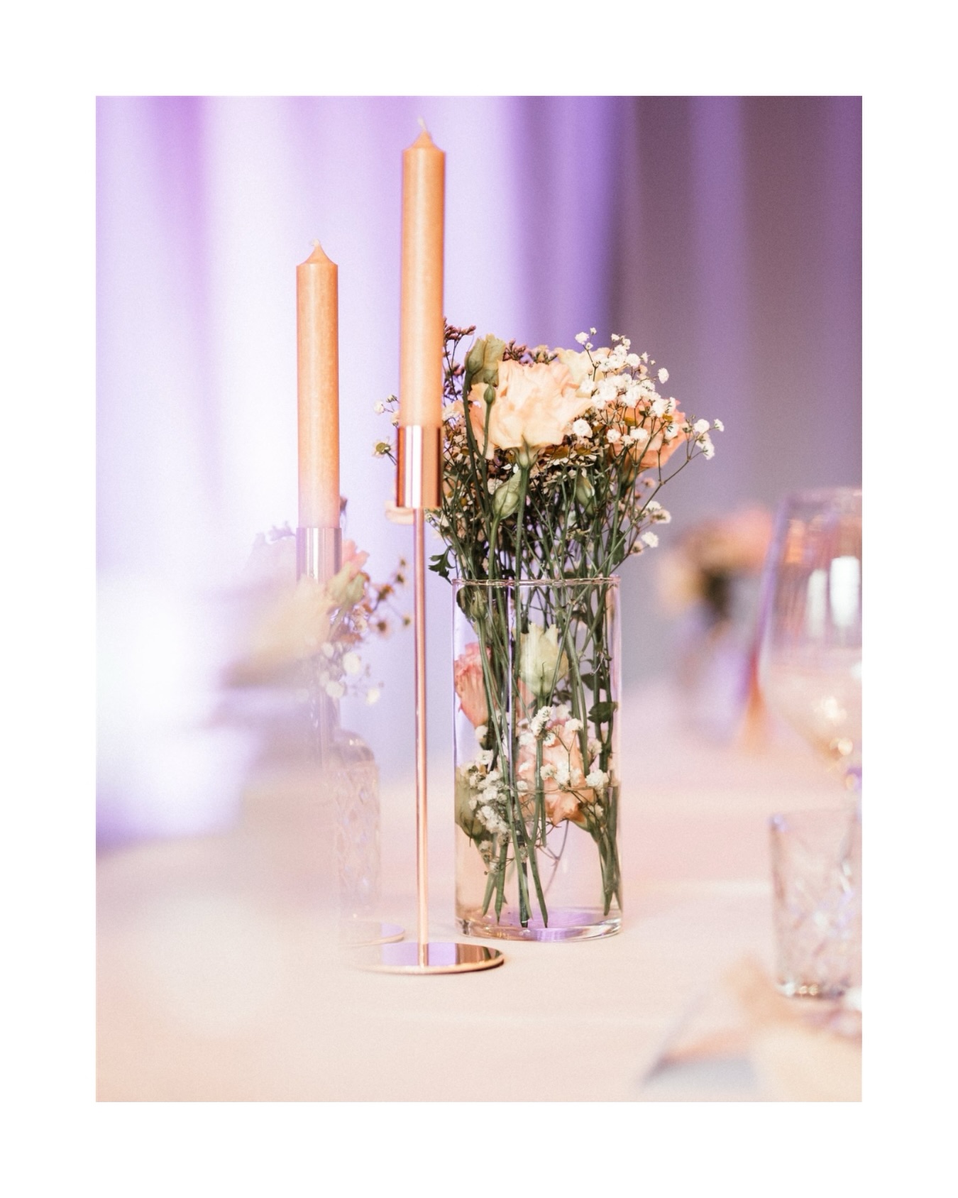 Floristik ist mehr als Blumen.
Es ist Atmosphäre. Es ist Stimmung. Es ist der erste Eindruck, den eure Gäste von eurem Tag bekommen.

The Fine Vow empfiehlt Florist*innen, die das verstehen.

✦ Coming soon: thefinevow.com

____________________________________________
✦ The Fine Vow · Exceptional Wedding Makers
Handverlesene Hochzeitsdienstleister*innen — kuratiert, persönlich geprüft, außergewöhnlich gut.

Für Paare, die das Beste wollen.
Für Maker*innen, die genau das liefern.

📷 Fotocredit: Ann-Christin Wegmann Fotografie / @annchristinbert.de
Blumen & Dekoration: @blumenknagge 
✍️ Text & Kuration: The Fine Vow · @thefinevow
🔗 Mehr entdecken: thefinevow.com